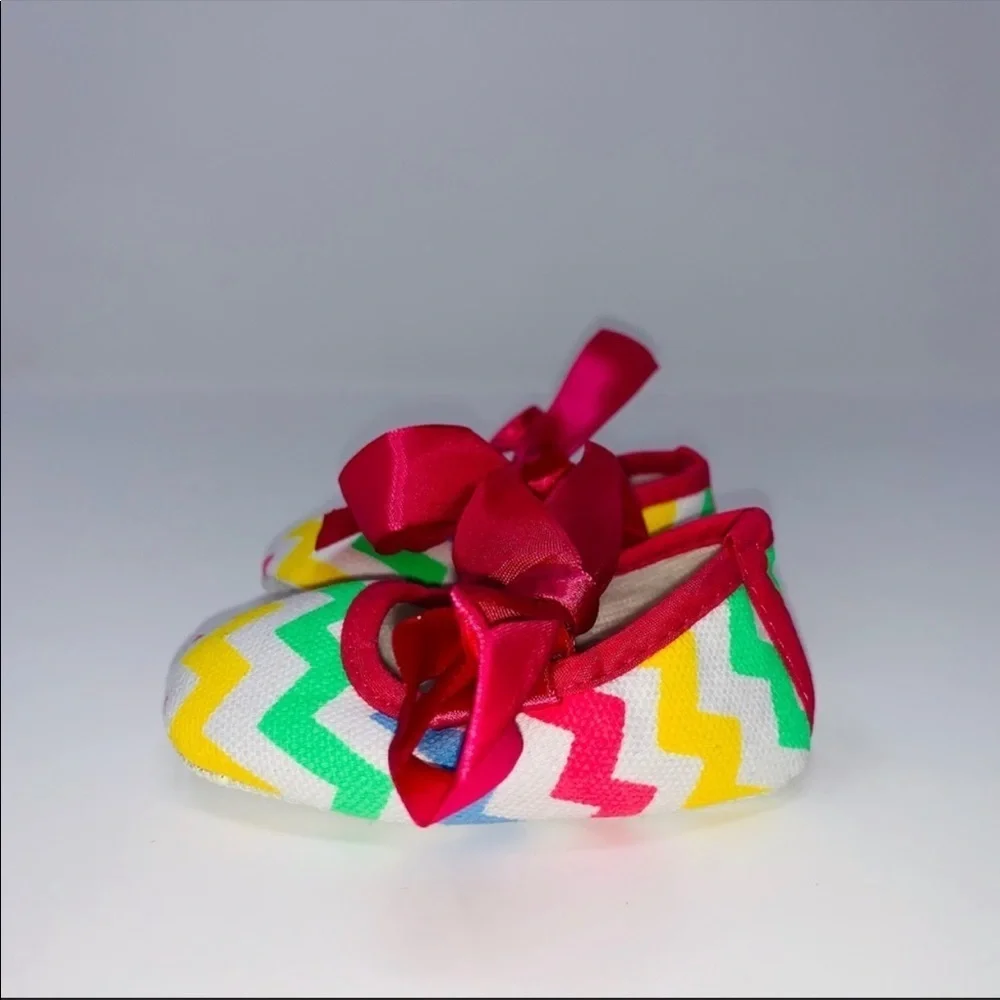 NEW Newborn Baby Girls Crib Shoes Rainbow